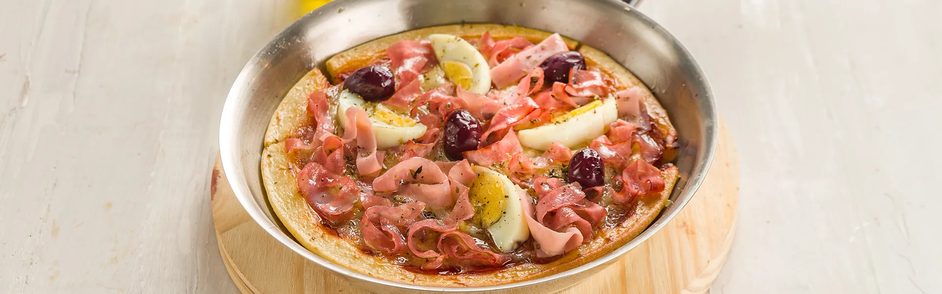 Pizza de Frigideira à Portuguesa com Presunto Sadia