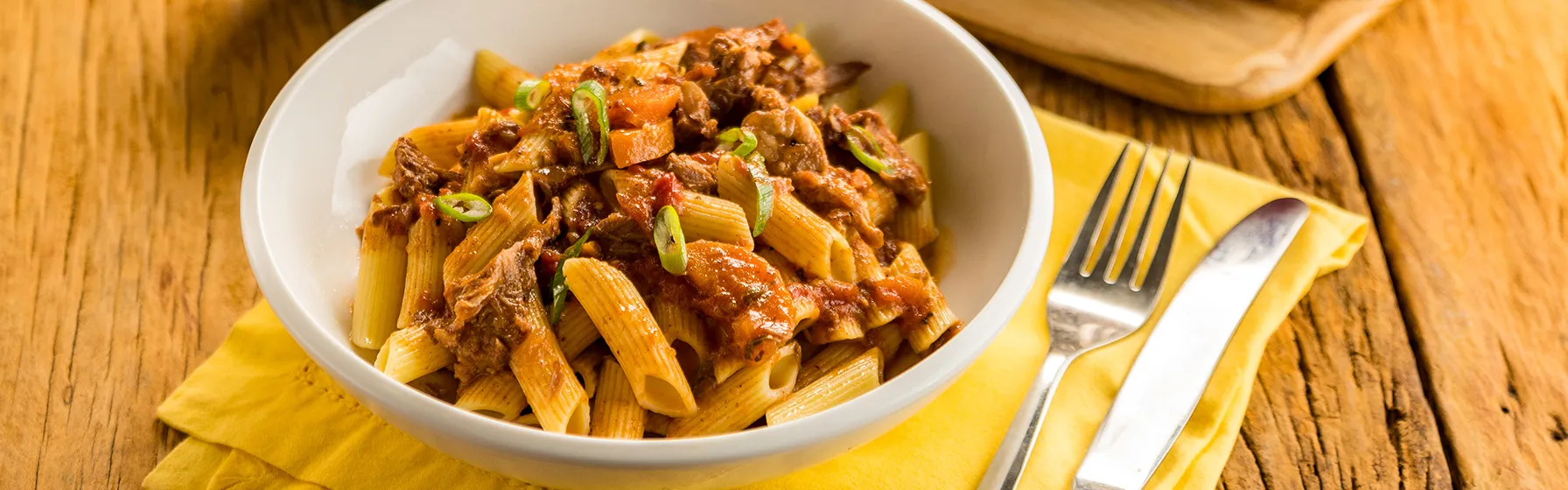Macarrão com Carne Suína Desfiada