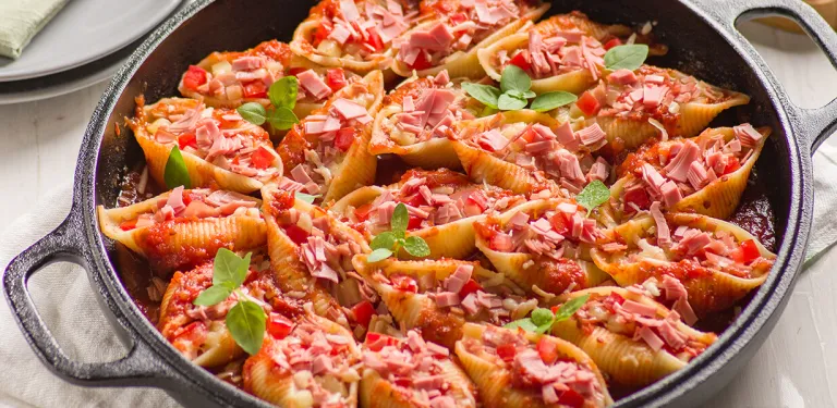 Massa Tipo Conchiglione de Mortadela, Mussarela e Tomate