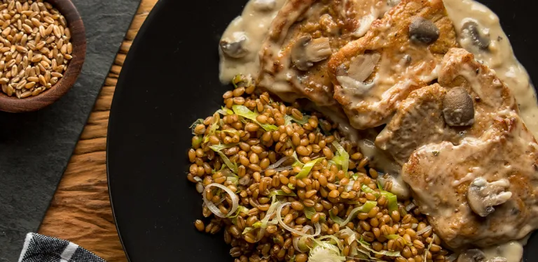 Escalope de Mignon Suíno com Alho Poró